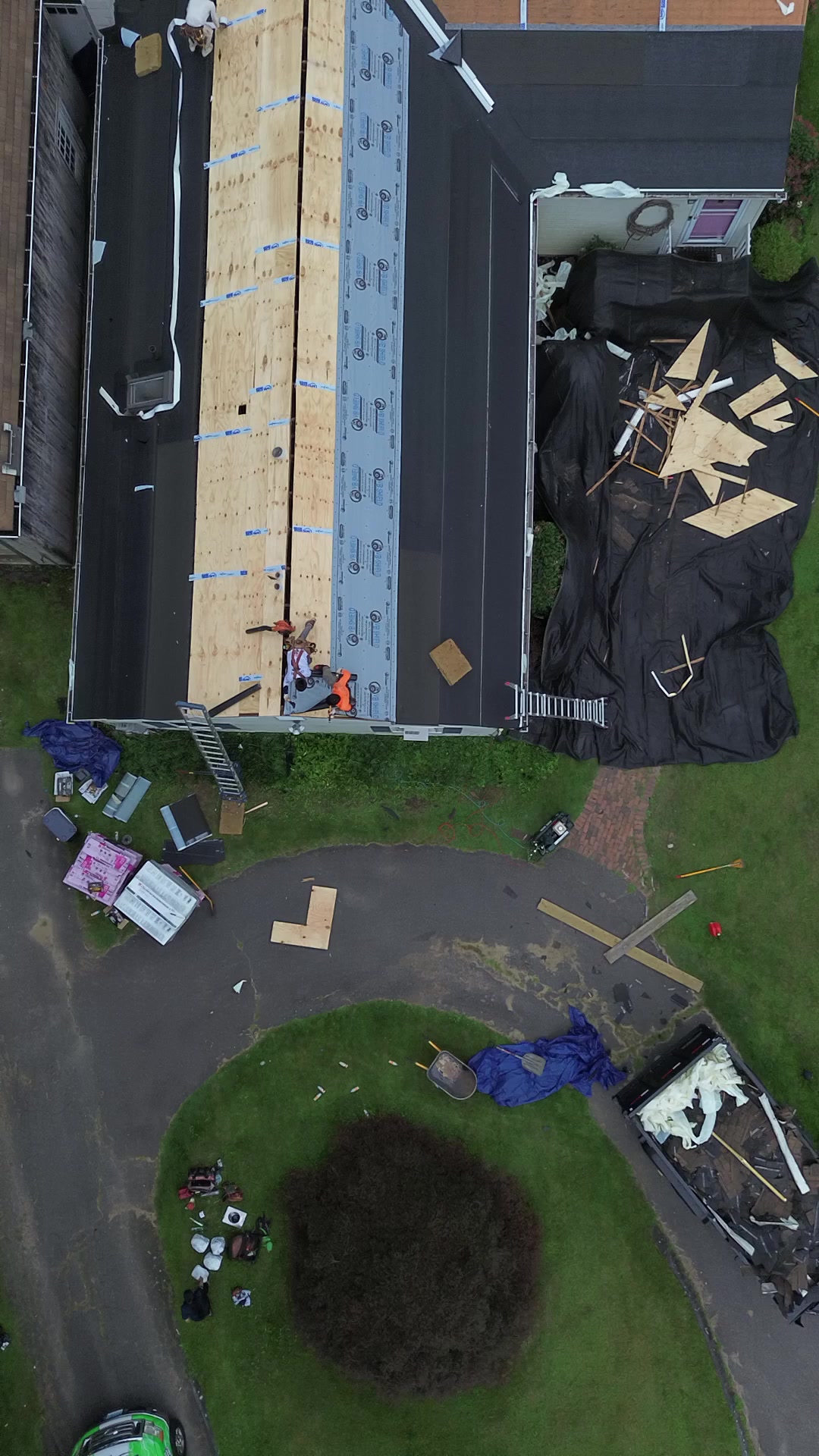Roof decking and protective layers being installed at a JML project in Canton, Connecticut